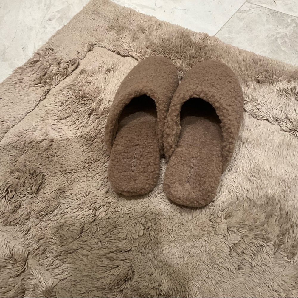 BOMBAS slipper 8...like new